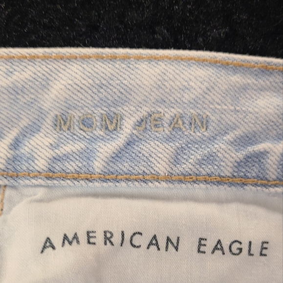 American Eagle Light Wash Mom Jean - Picture 5 of 5